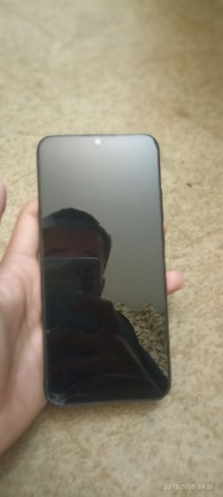 Срочно Продается Редми 9С 3/64 коробка есть в хорошем состояние