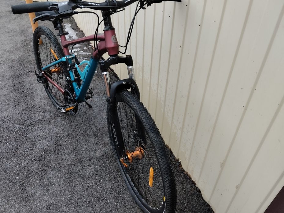 Велосипед невлюкс  двух подвес