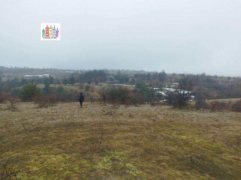 Продавам парцел във Вакарел