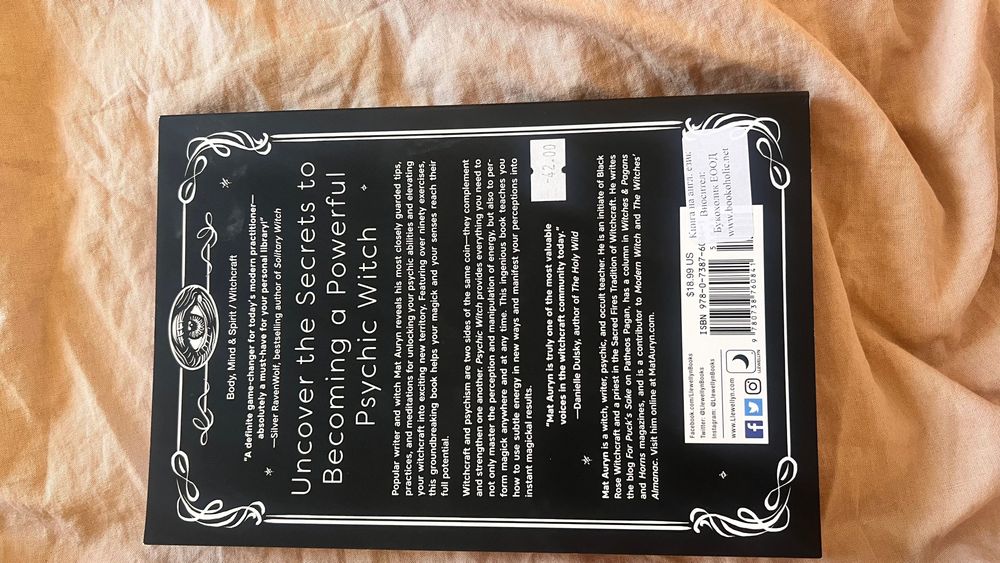 Книга Psychic Witch