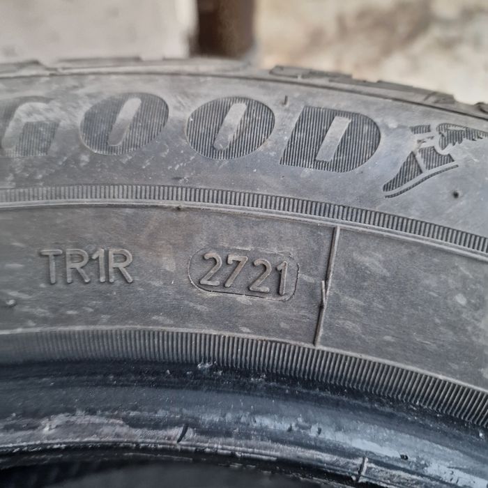 Anvelope iarna GoodYear 215 55 r16