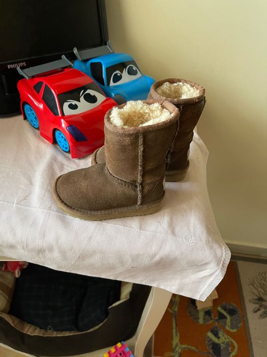 Cizme Ugg 23,5 unisex