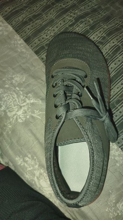 Adidași cu varf lat nr 46 noi