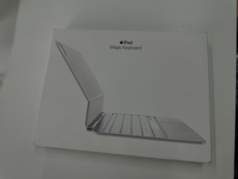 Продаю Magic Keyboard для iPad Pro 11"