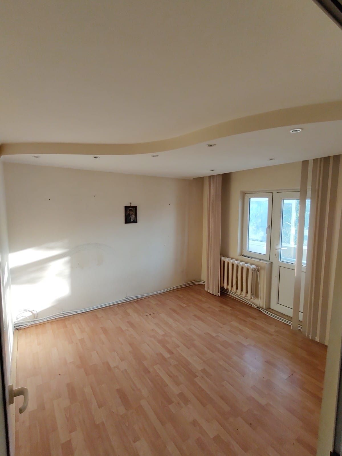 Apartament decomandat 3 camere Cartier construit 1989 cu 2 balcoane