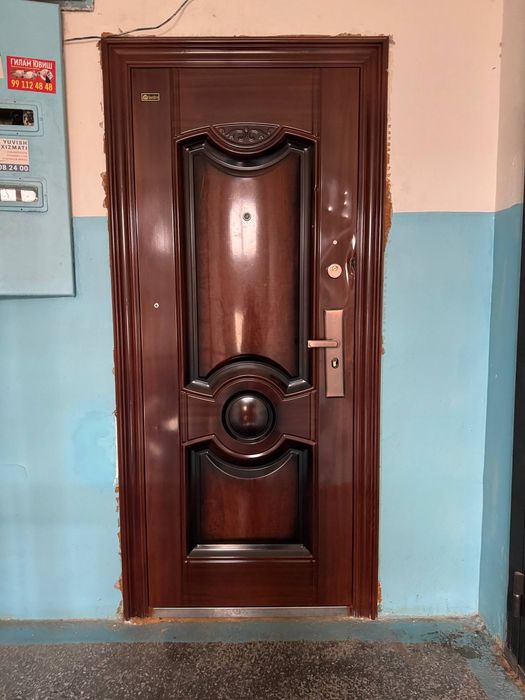 БУ эшиклари сотилади