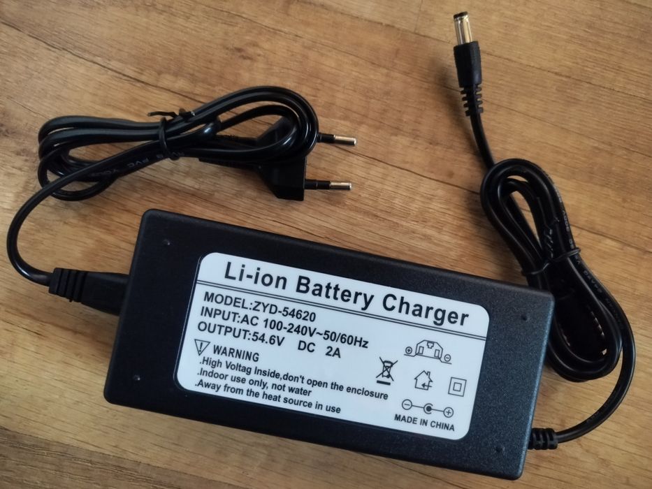 Зарядно за електрически велосипед Output 54.6V  2A