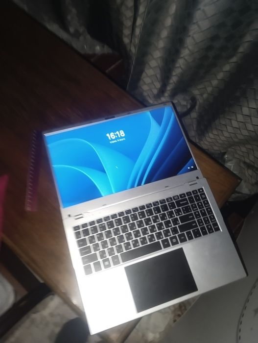 Ноутбук DeXP б.у