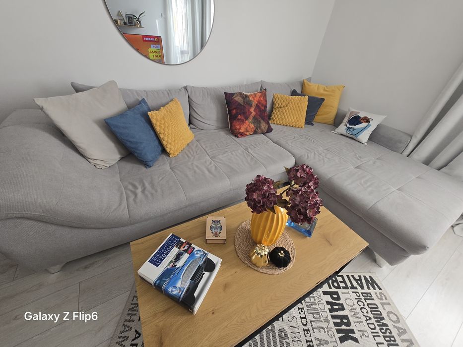 Продавам голям много запазен диван цвят сив