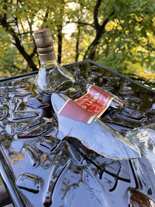 Рамка със счупено шише johnny walker