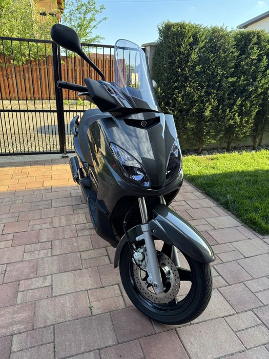 Yamaha x-max 250
