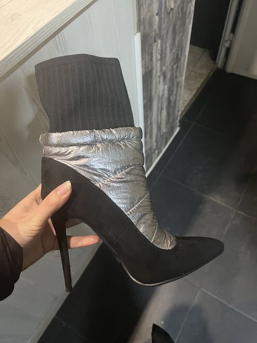 Дамски боти на ток