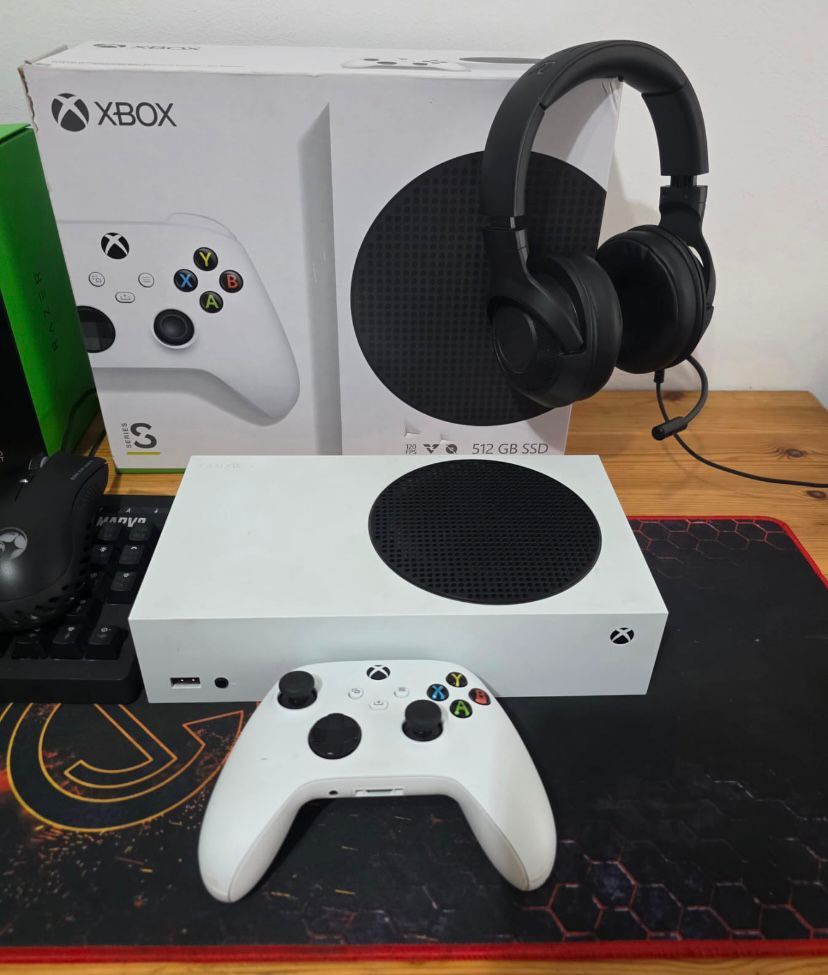 Vand Xbox Series S cu sau fara accesori