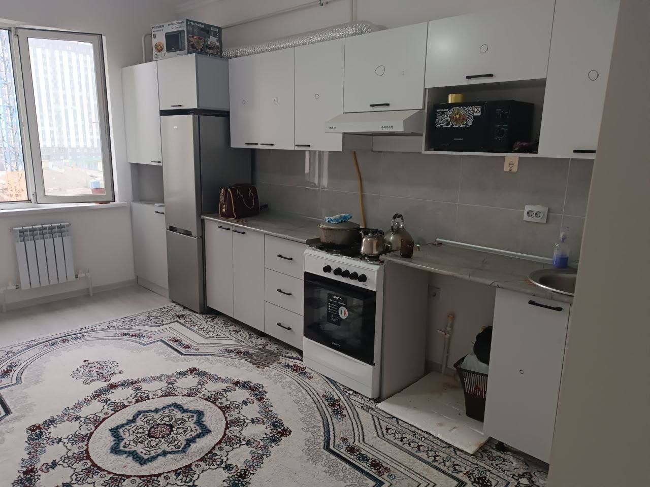 Beruniy metroda 2minutli yo'l talabalarni ijaraga qo''yamiz