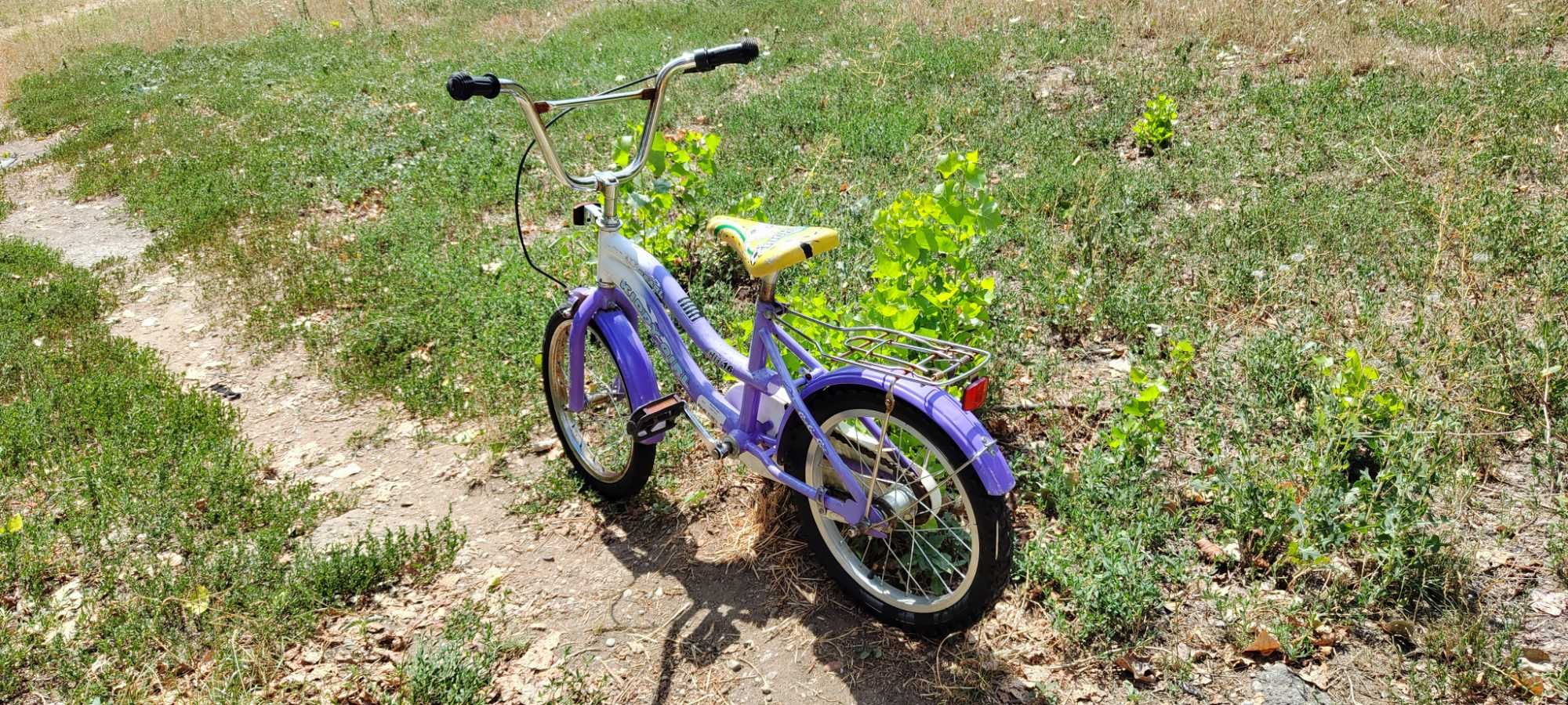 Bicicleta pt copii de 16 inchDHS Kiddy Girl 16" Varsta 4-7 ani