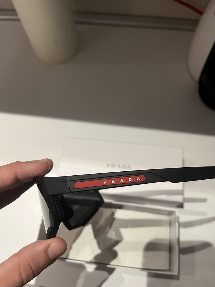 Мъжки слънчеви очила Prada Linea Rossa