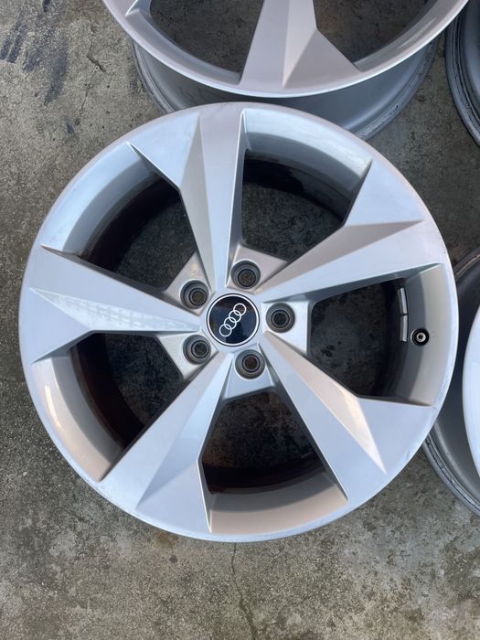 Оригинални джанти за ауди 18 цола в перфектно състояние  57.1