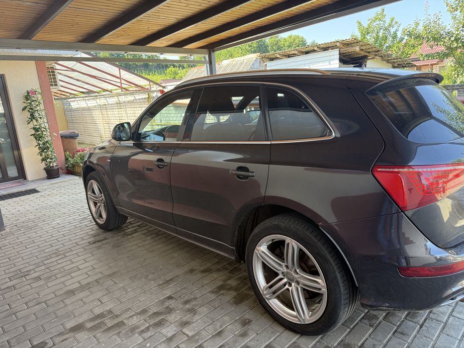 Audi q5 s line .3.0D 239cp