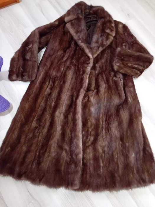 Vând blană Nurcă in stare buna .M 800 lei