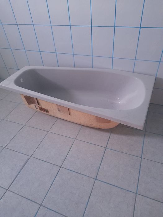 Vând cada nou nouți