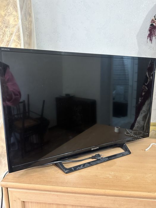 Телевизор б/у Sony KDL 32RE303 81диагональ