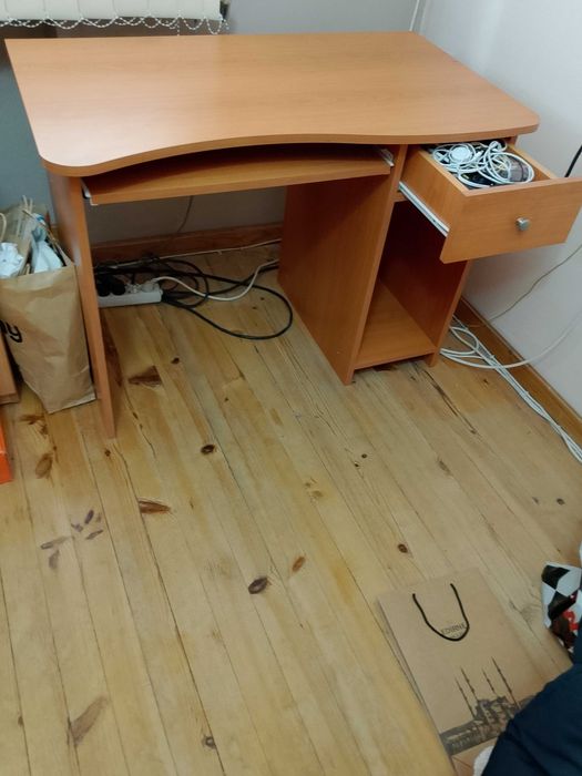 Ученическо бюро,става и за настолен компютар