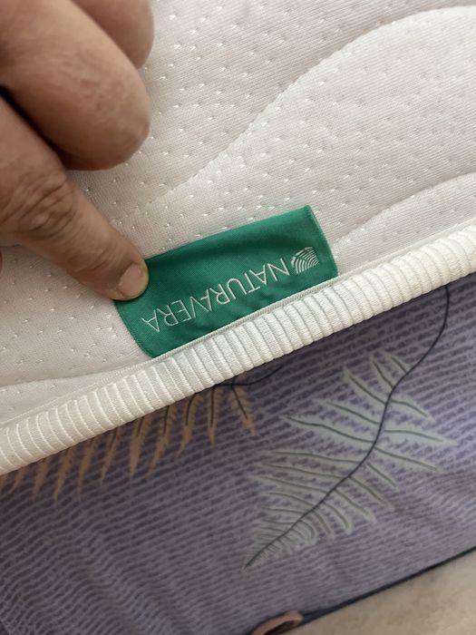 Кровать с матрацем