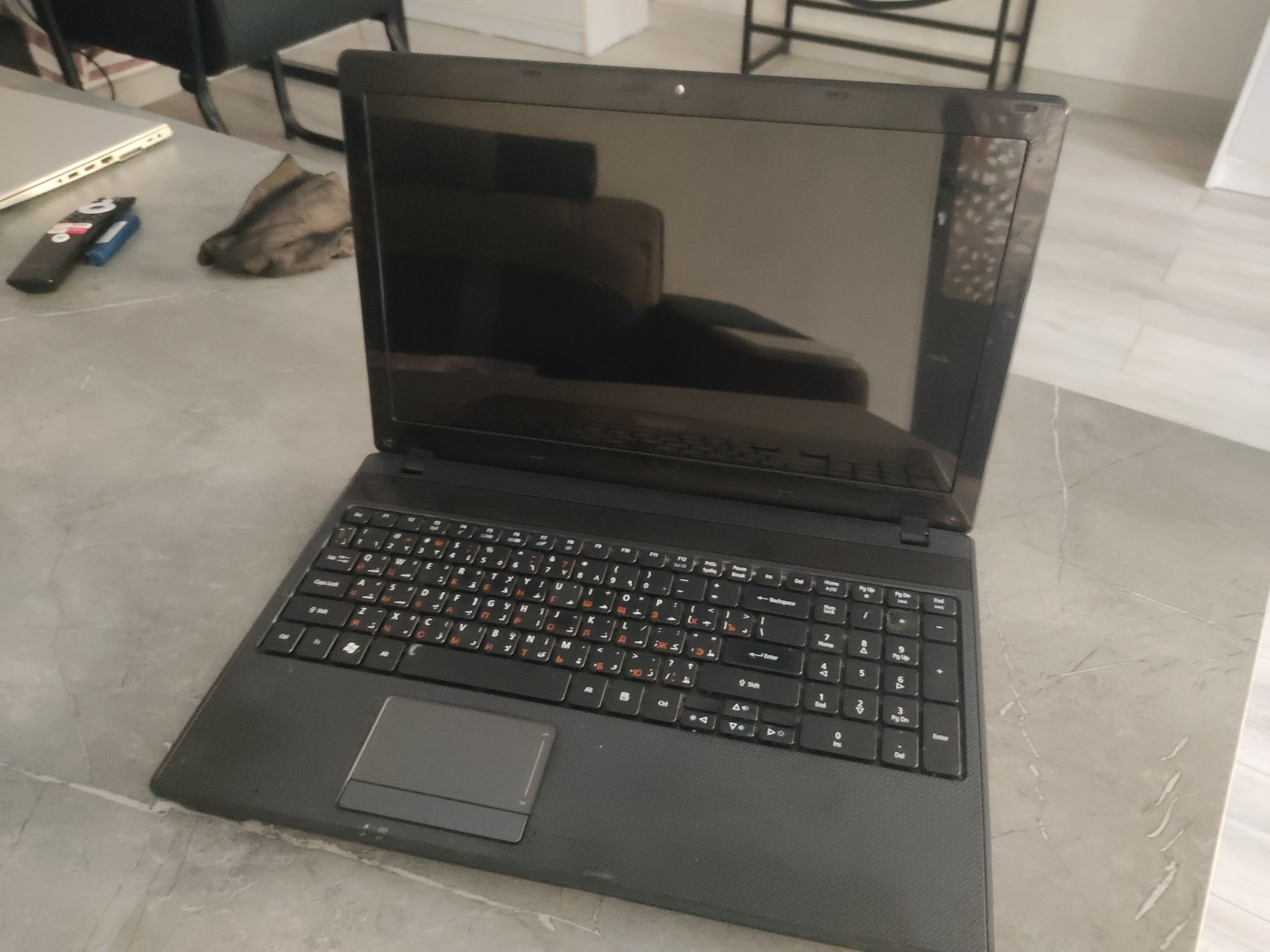 aser core i3 ноутбук яхши холатда