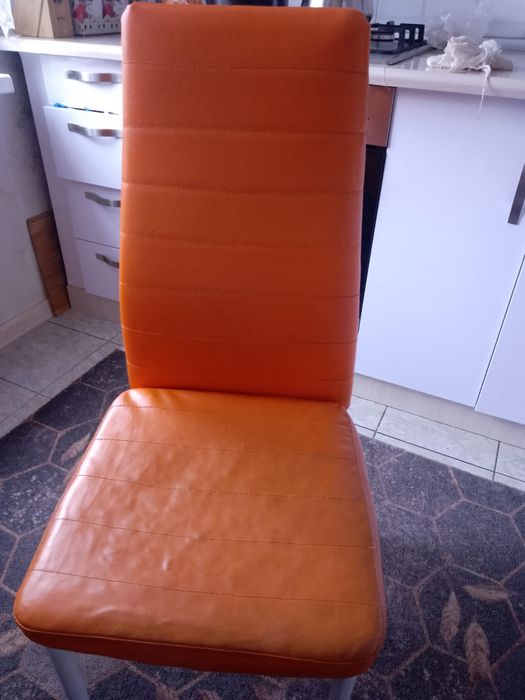 Стулья с мягкой обивкой