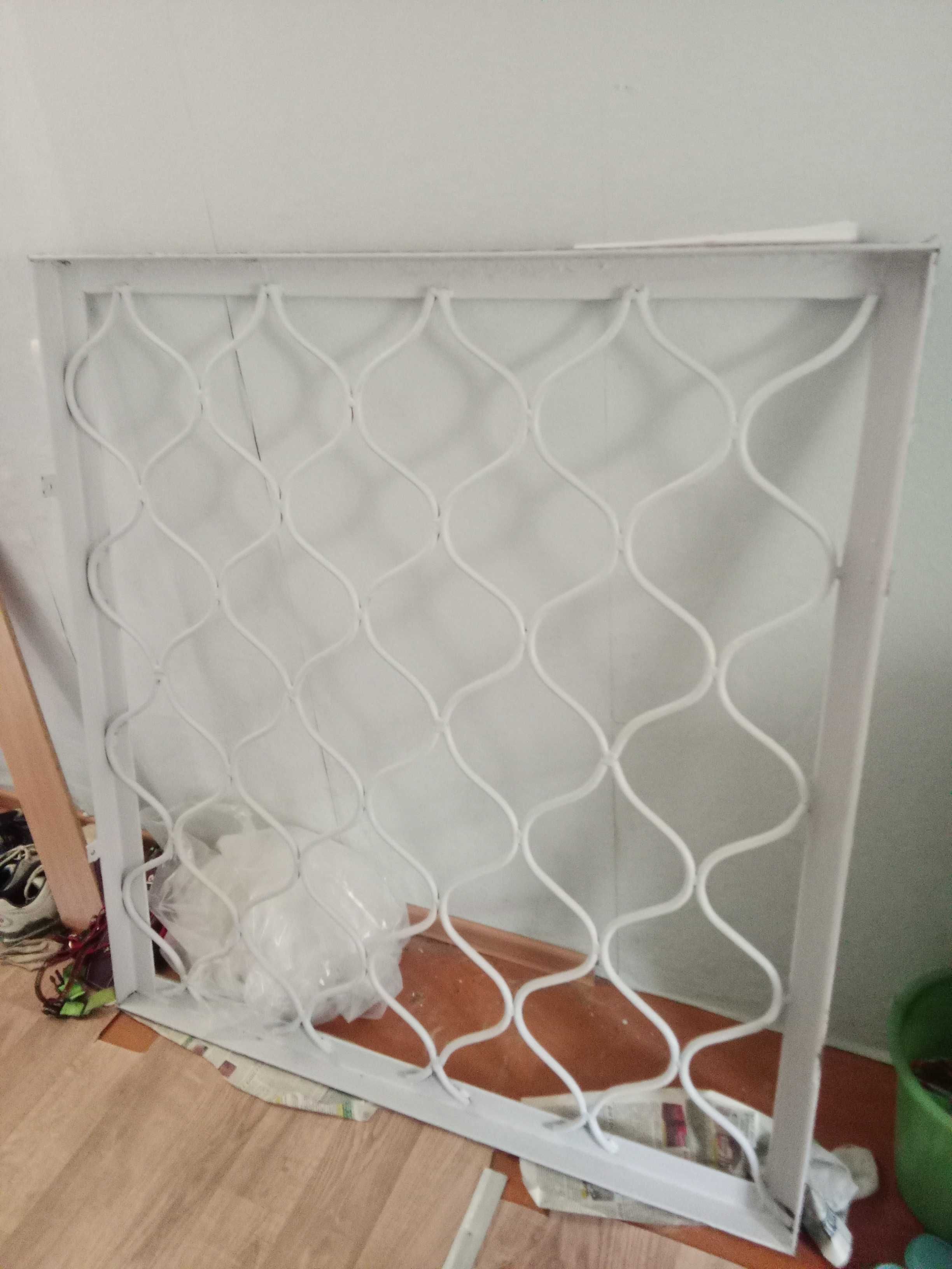 Продам решетку для окон б/у