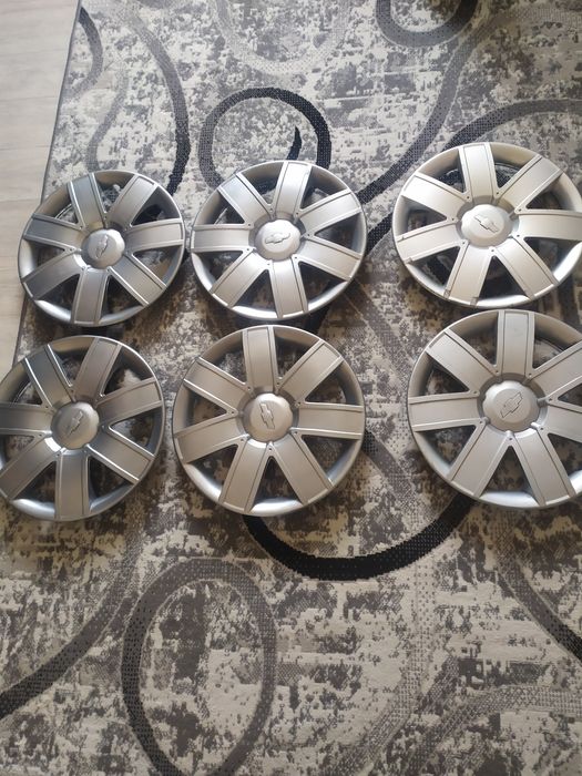 Калпаклар 15 нексия 3 ники, 4 таси янгидай, 2таси б/у, 6 таси 100 минг