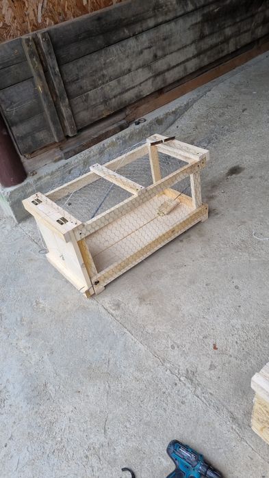 Capcane animale și păsări din lemn