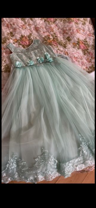 Платье вечерние