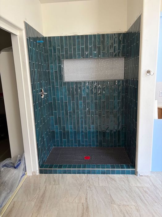 Remodelare spații interioare și exterioare