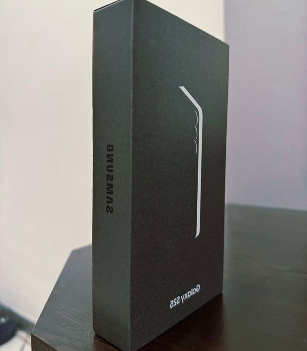 Samsung s25 с гаранция 2г