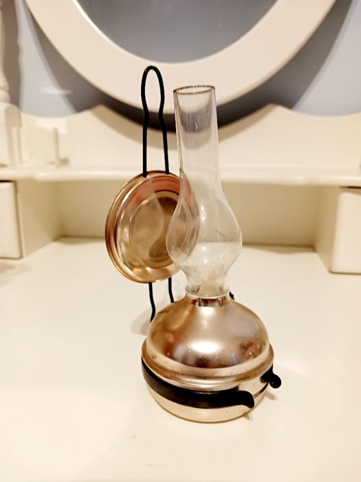 Lampa veche cu baterii