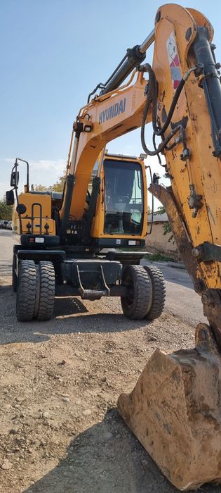 Hyundai 140                         .