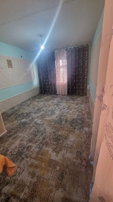 1 xona 2 xona qilingan Navoiy shahardaUY SOTILADI