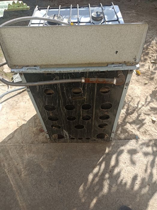 Газ плита работает 4 комфорки