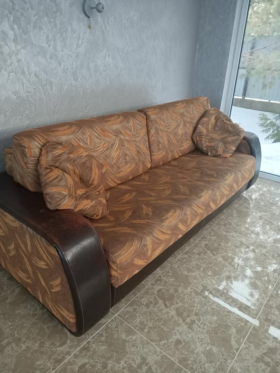 Продам диван в хорошем состоянии
