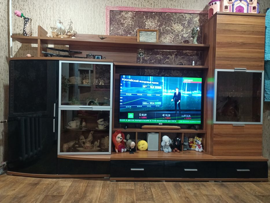 Продам стенку в хорошем состоянии!