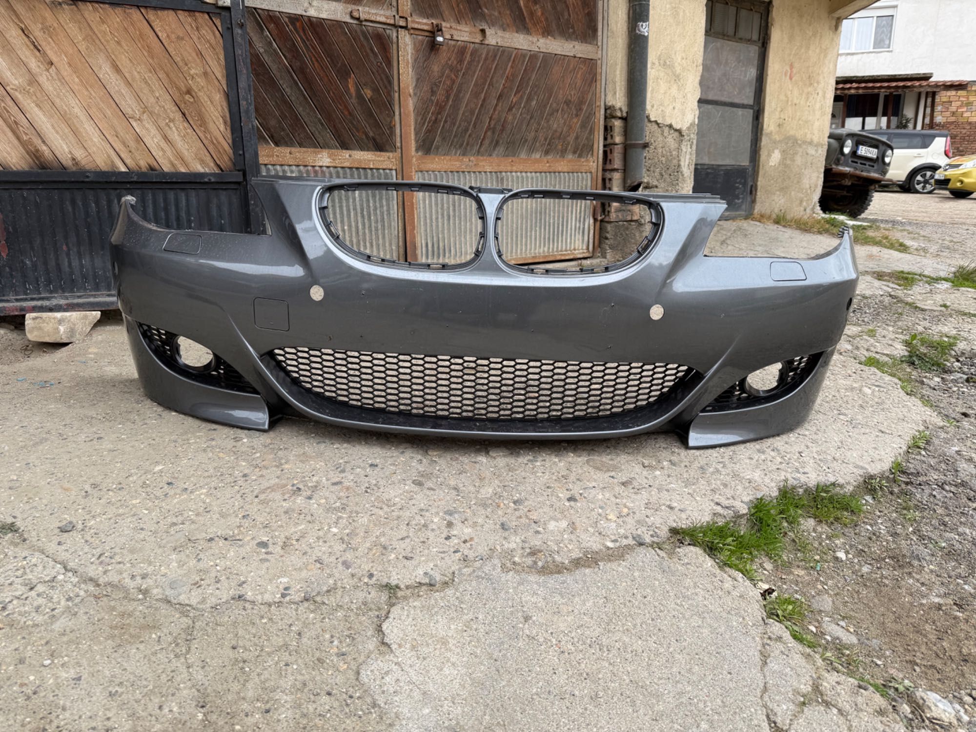 Предна M5 броня нова