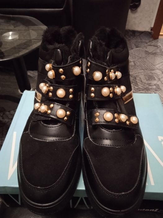 Дамски обувки маратонки