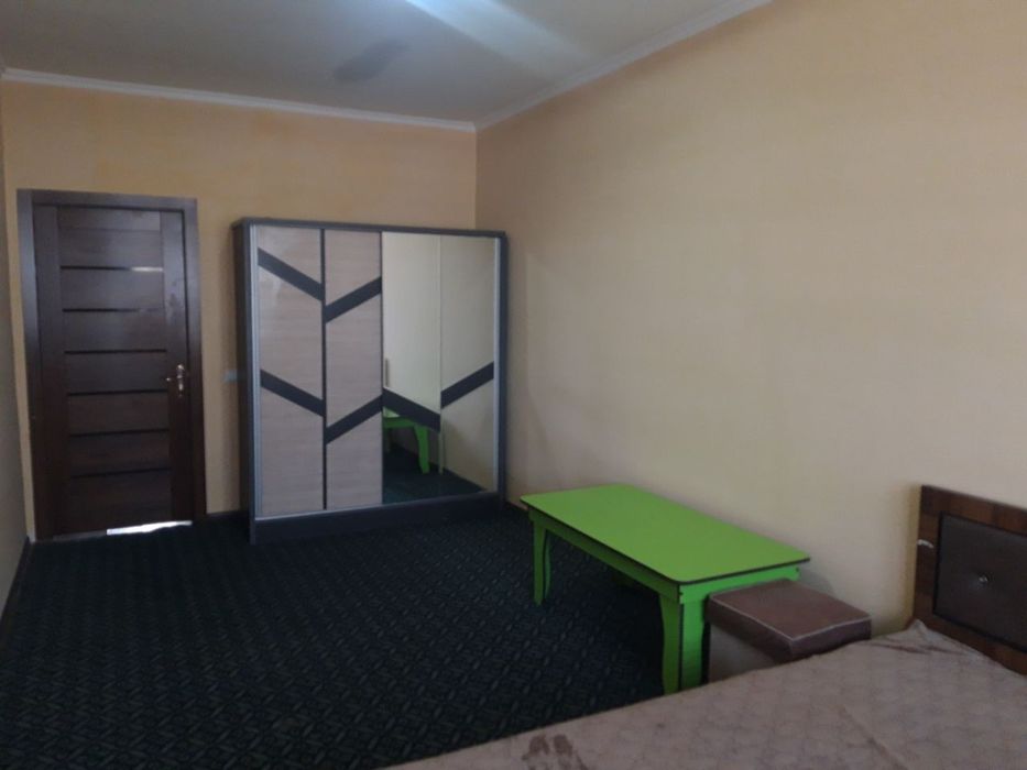 Fargona shaxar xokimyat orqasida 2 xonali uy sotiladi. Barcha jixozlar