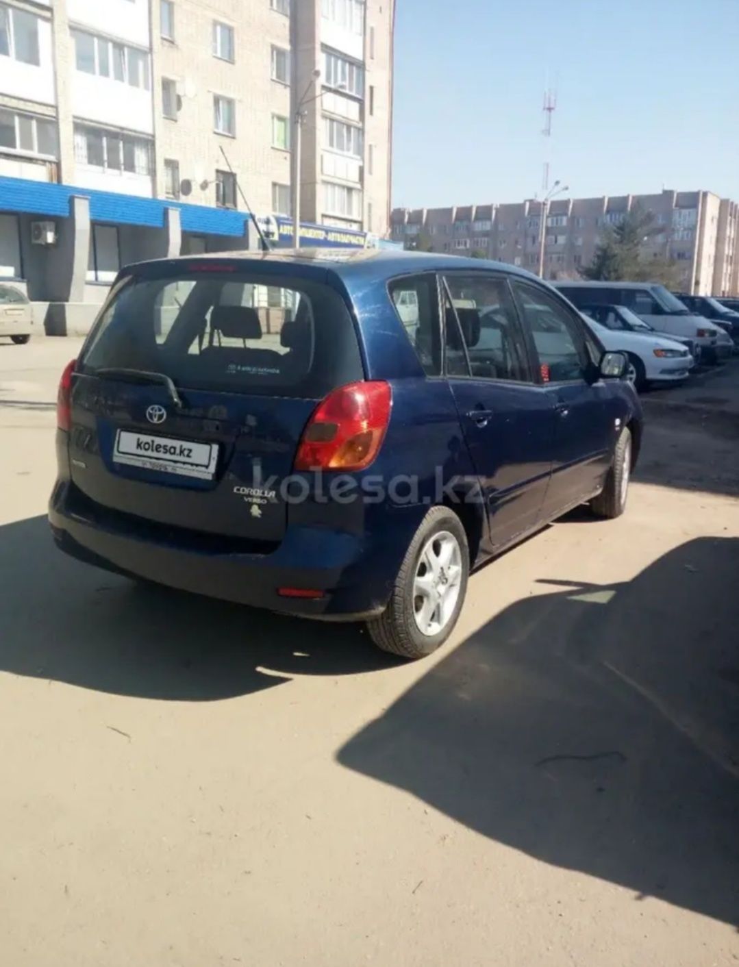 Продам машину Toyota Corolla verso