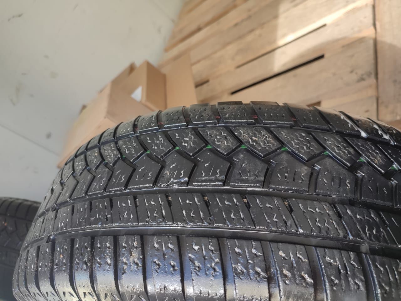 продам шины 205/65 r15 с титаном