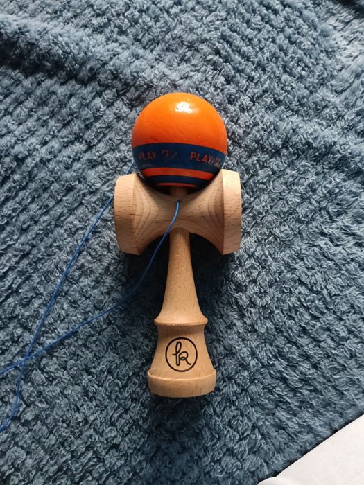 Vând kendama europe