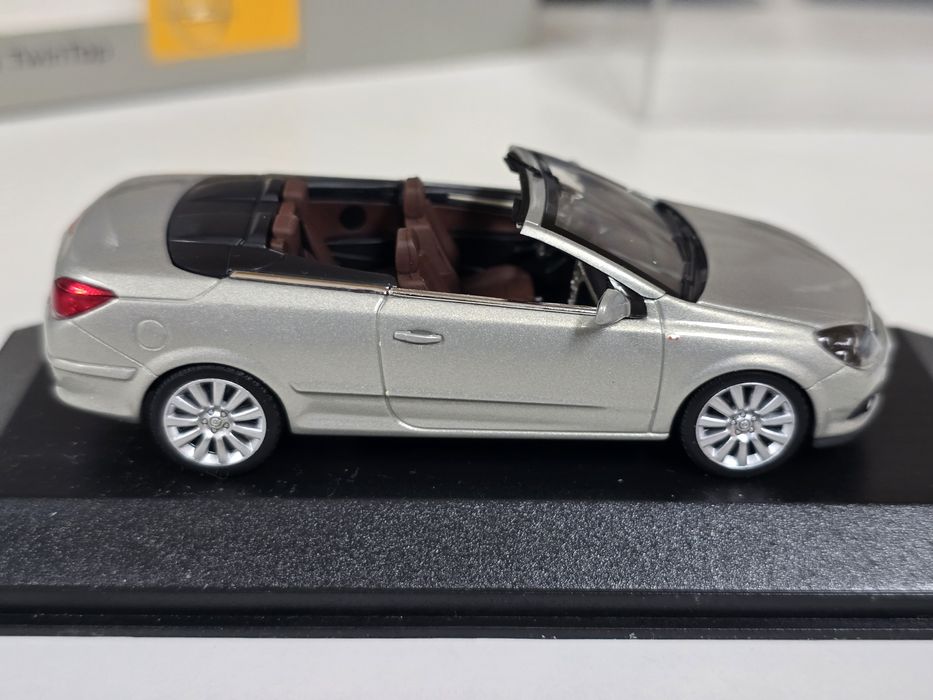 Macheta Opel Astra Cabrio Minichamps