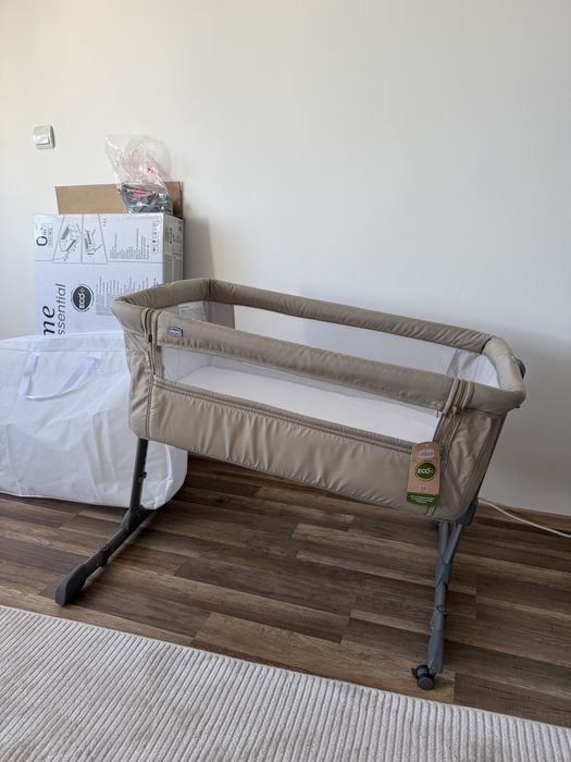 ЧИСТО НОВА Бебешка кошара Next2Me на Chicco Essential Dune Re_Lux