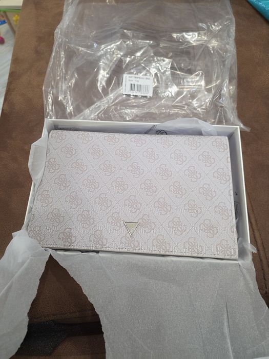 Портфейл Guess Orlina - в кутия